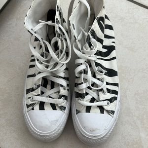 Zebra platform converse✨